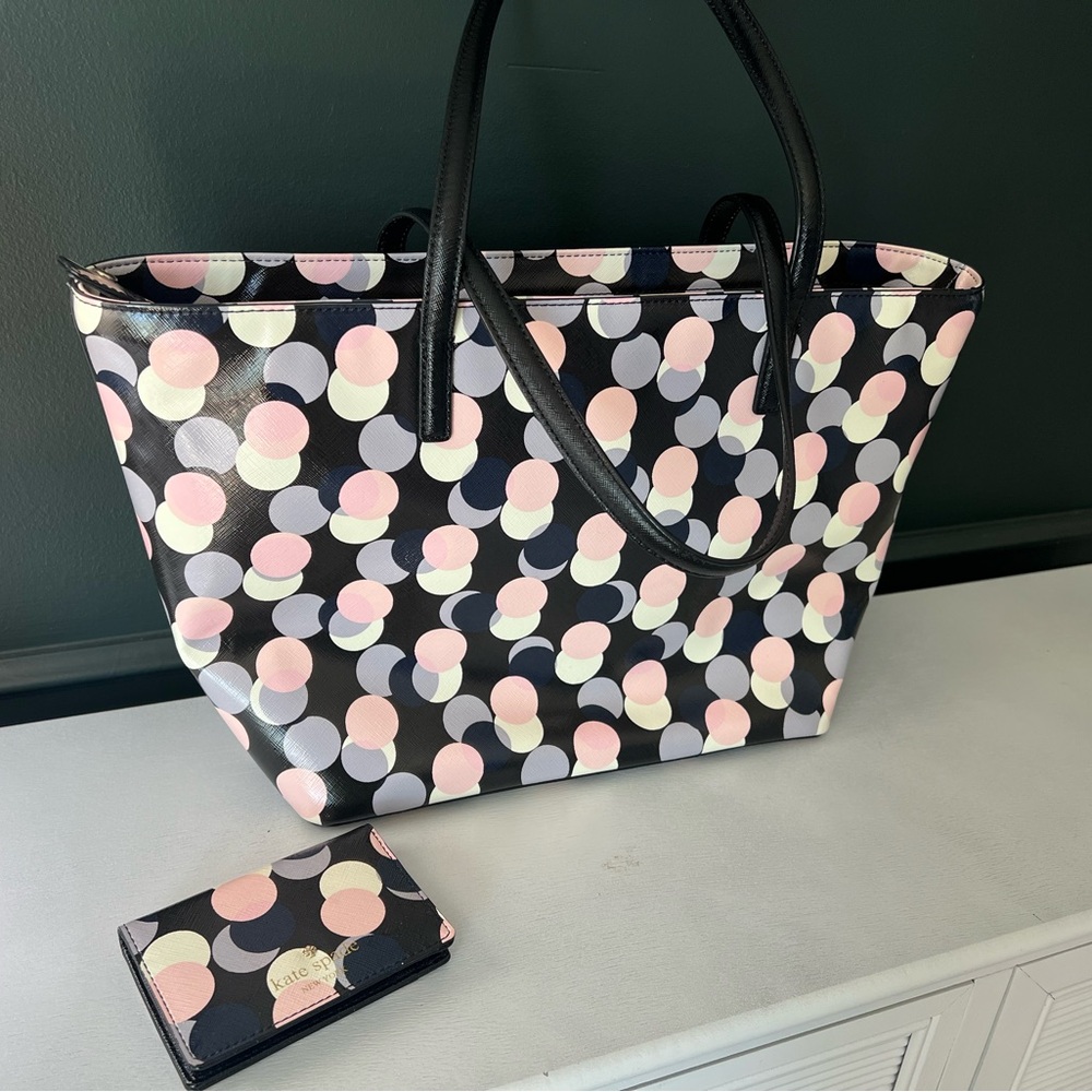 Kate Spade Gallery Drive Small Harmony Tote and bi-fold wallet - Picture 4 of 9